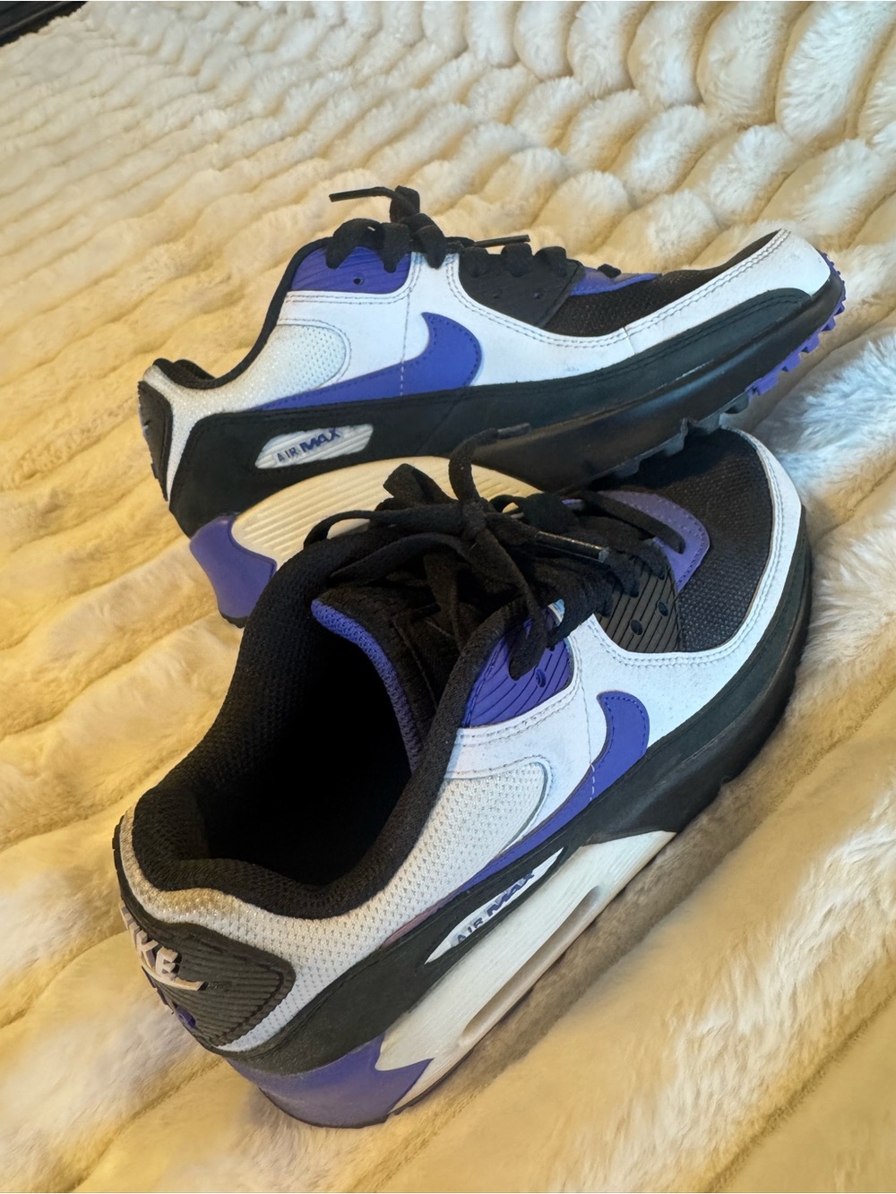 Nike Women’s air max 90 White, Black & Purple. Women’s size 7